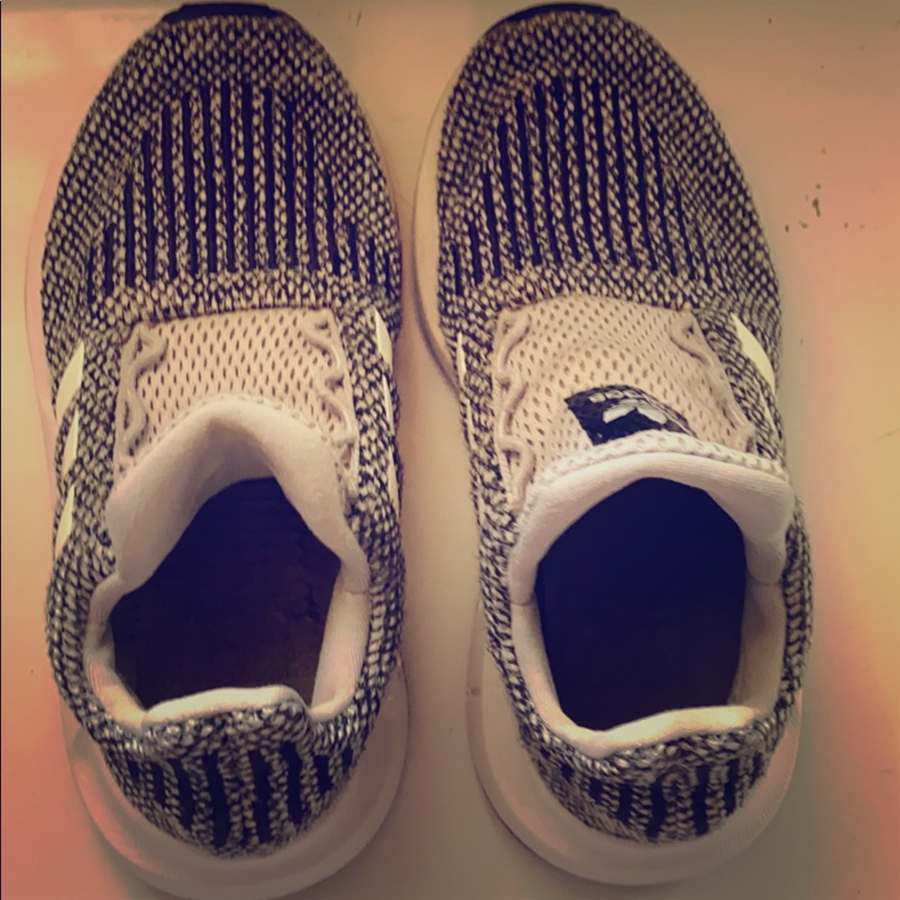 Adidas toddler 10.5
